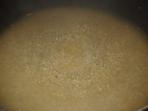 Asado de coles de Bruselas y quinoa